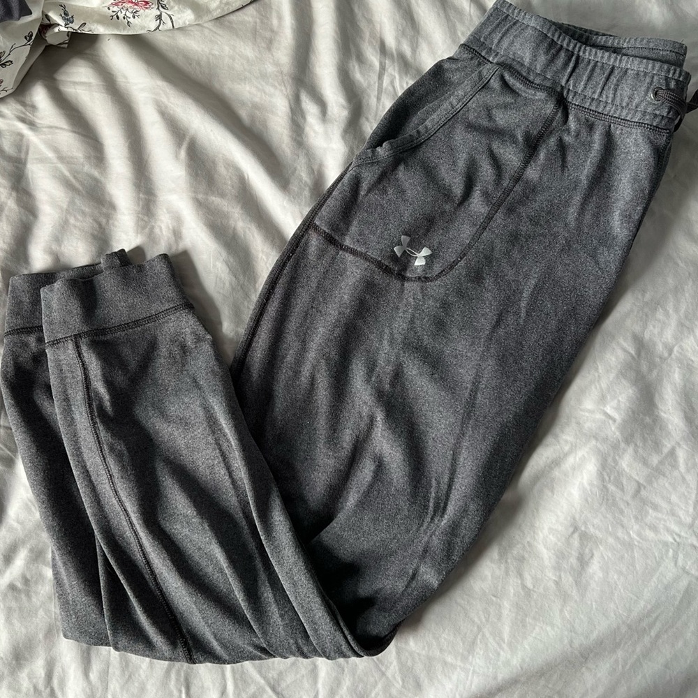 Underarmour gray jogger sweatpants